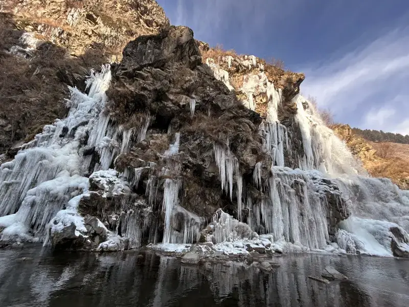 Drung Waterfall-Popular Tourist Attraction in Gulmarg