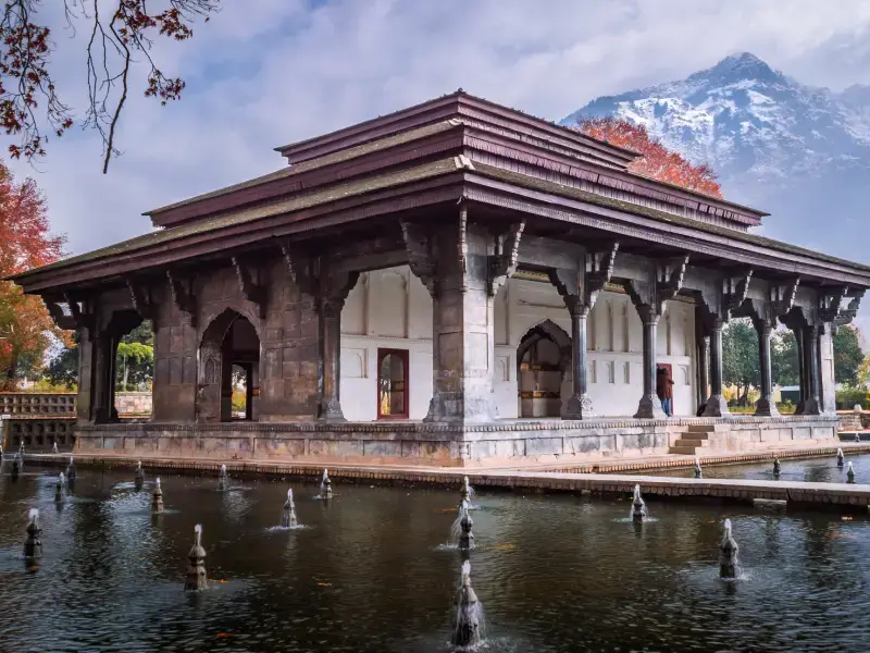Shalimar Garden-Top Attraction in Srinagar