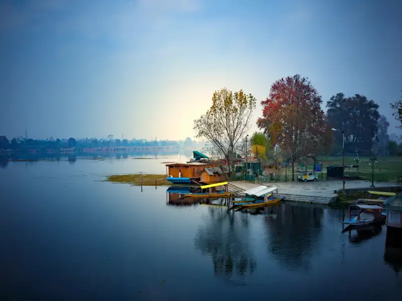 Sringar Tourism -Shikara Rides