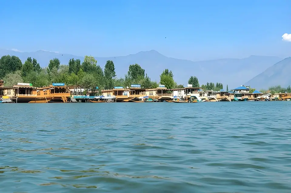 Kashmir Houseboat Tour with Pahalgam